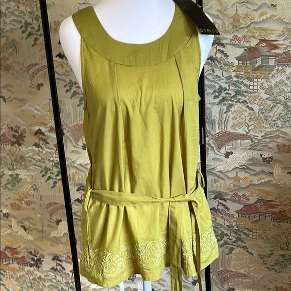 PRESS WOMENS SLEEVELESS EMBROIDERED HEM, TANK TOP PERIDOT GREEN SIZE SP - Picture 3 of 15
